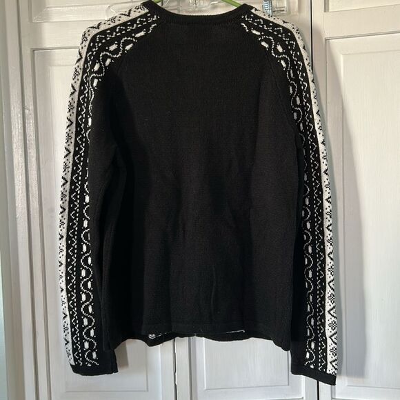 Breckenridge full-zip winter theme cardi - Size M - Picture 5 of 6